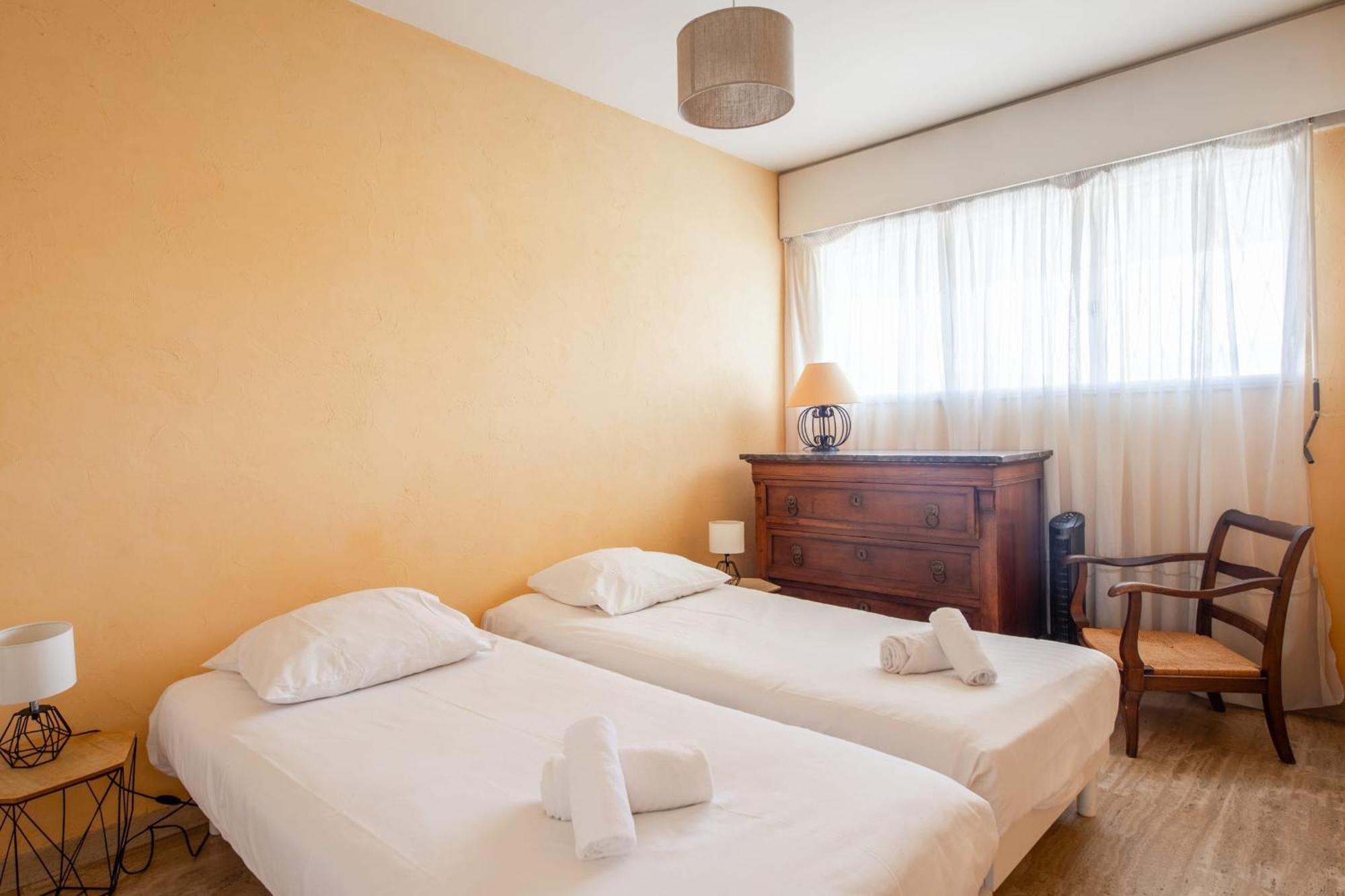 Le Balcon Sur La Baie - Welkeys Apartment Кан сюр Мер Екстериор снимка