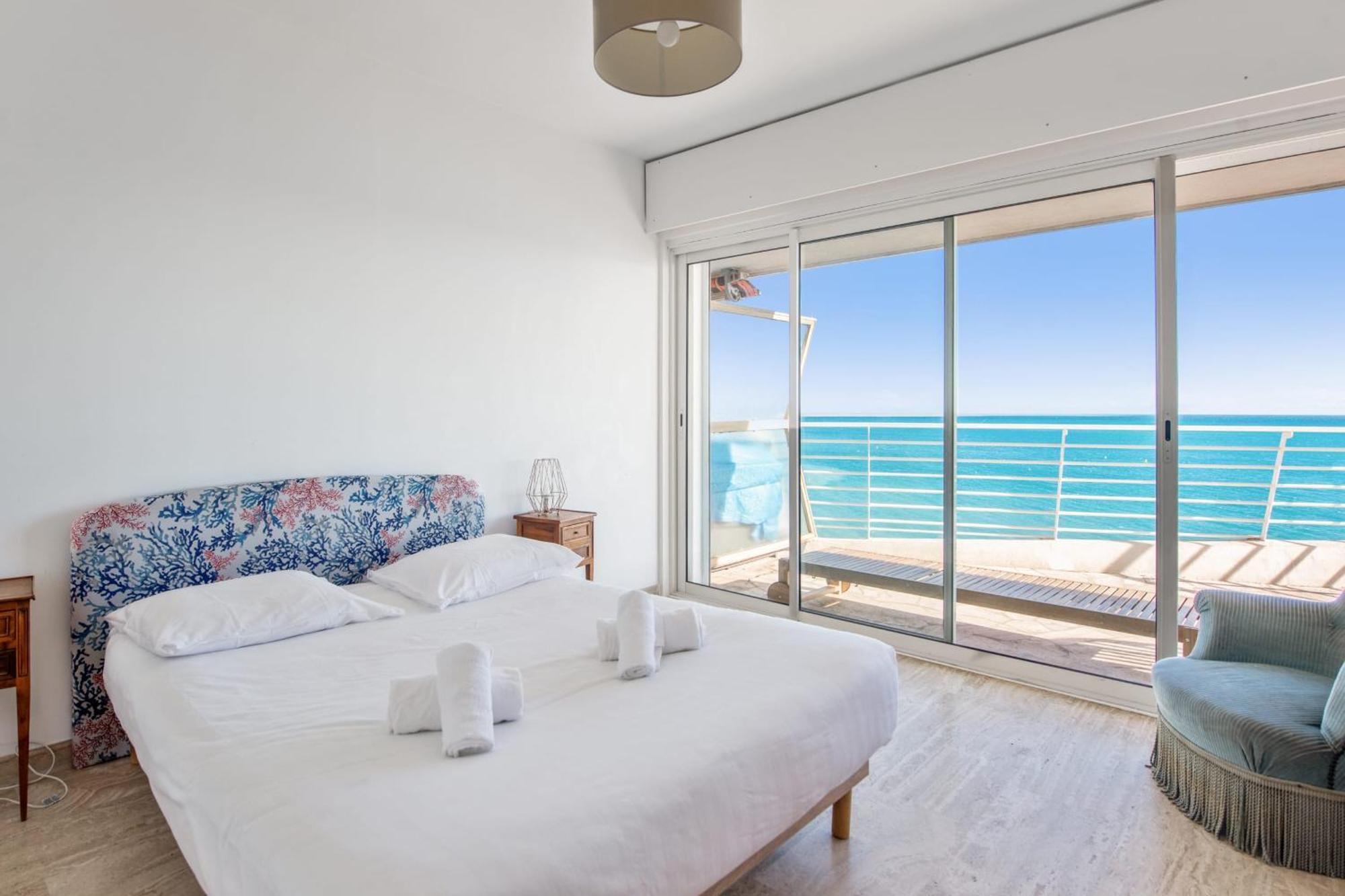 Le Balcon Sur La Baie - Welkeys Apartment Кан сюр Мер Екстериор снимка