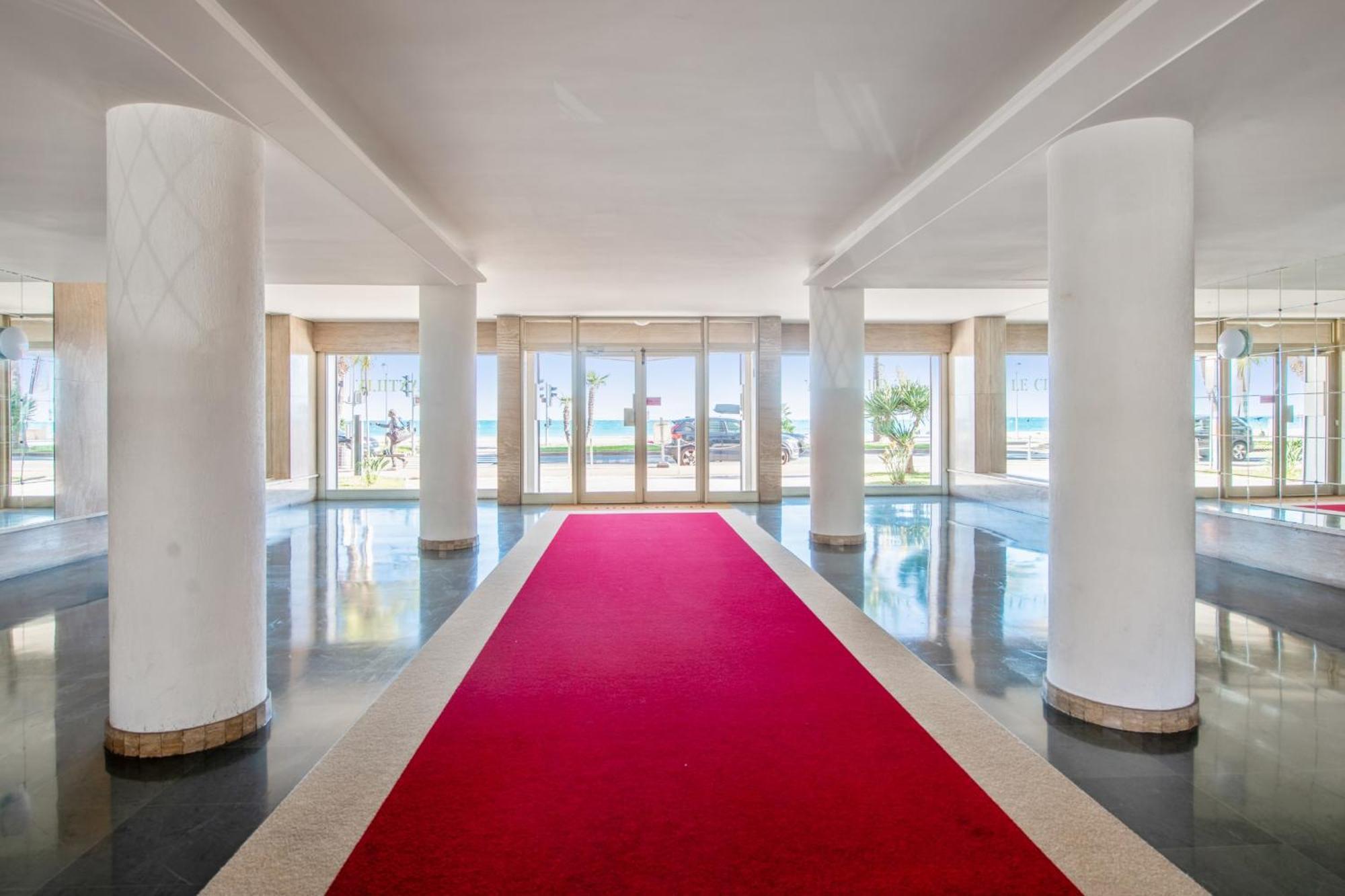 Le Balcon Sur La Baie - Welkeys Apartment Кан сюр Мер Екстериор снимка